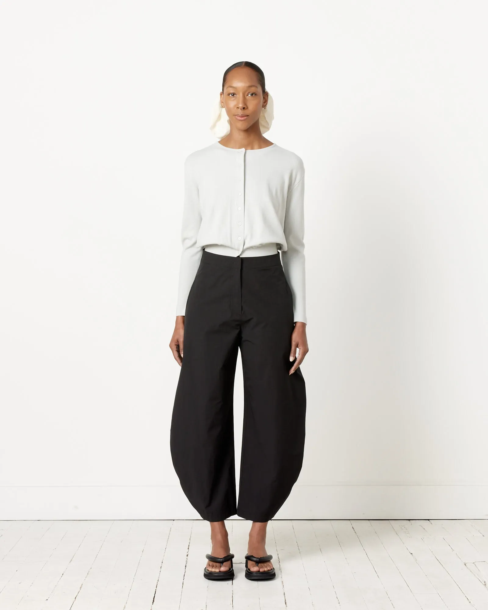 Curved Leg Pant in Black