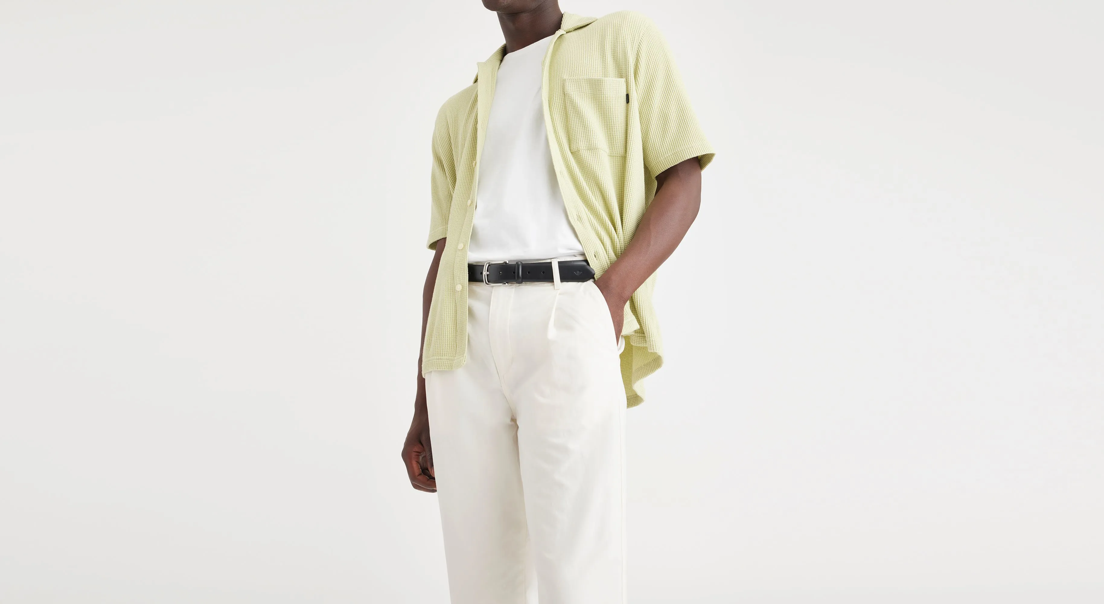 Men's Relaxed Taper Fit Original Pleated Chino Pants