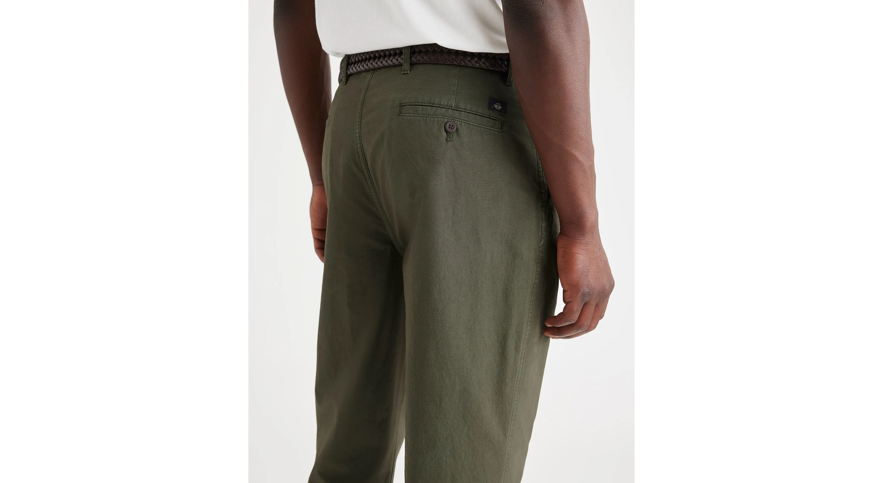 Men's Relaxed Taper Fit Original Pleated Chino Pants