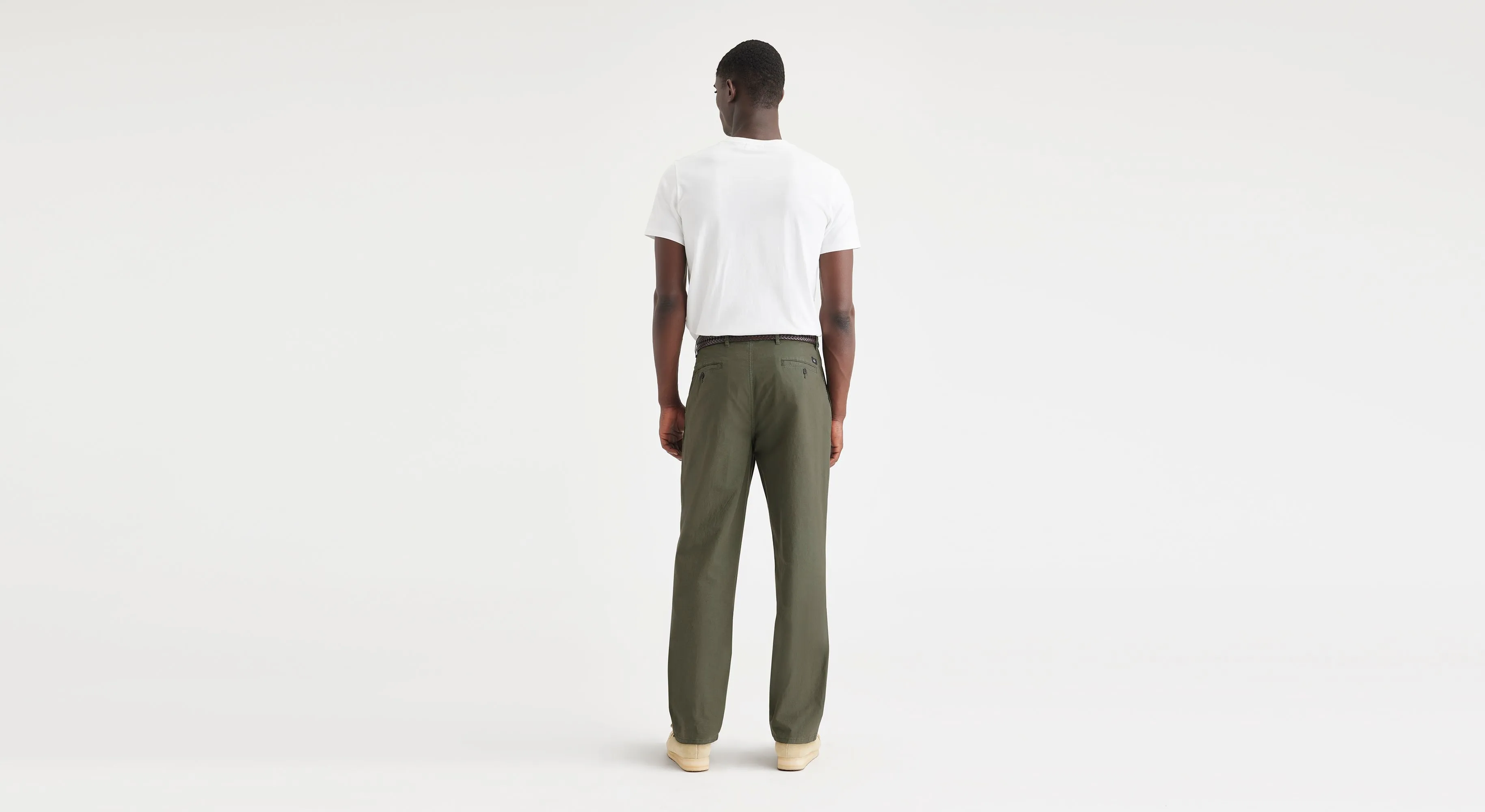 Men's Relaxed Taper Fit Original Pleated Chino Pants