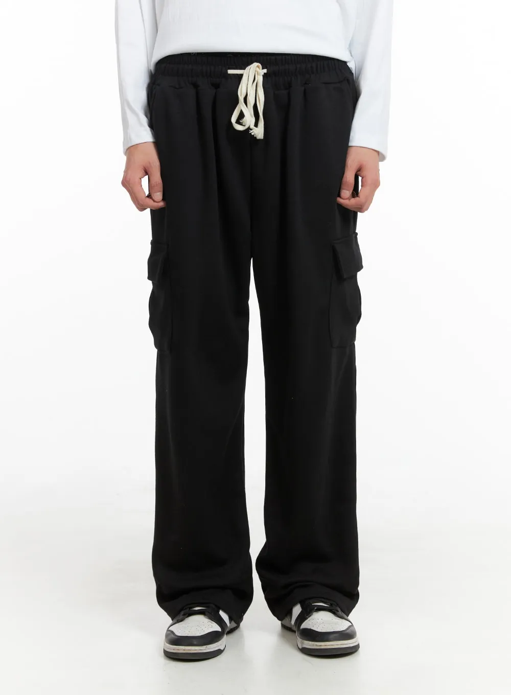 Men's Solid Wide Fit Cargo Pants IA401