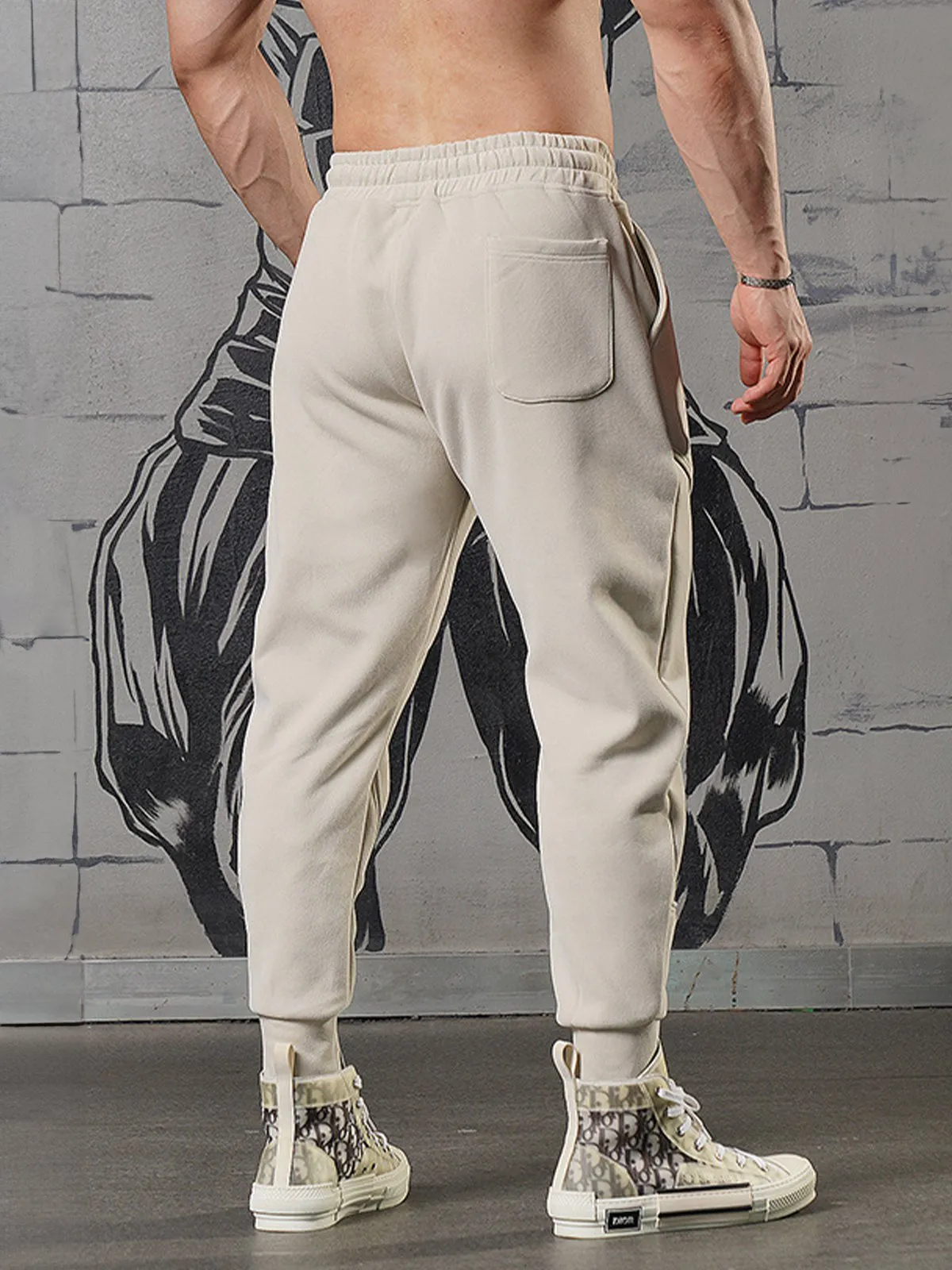 Motion Sweatpant Loose fit Tapered Jogger All Season Essential