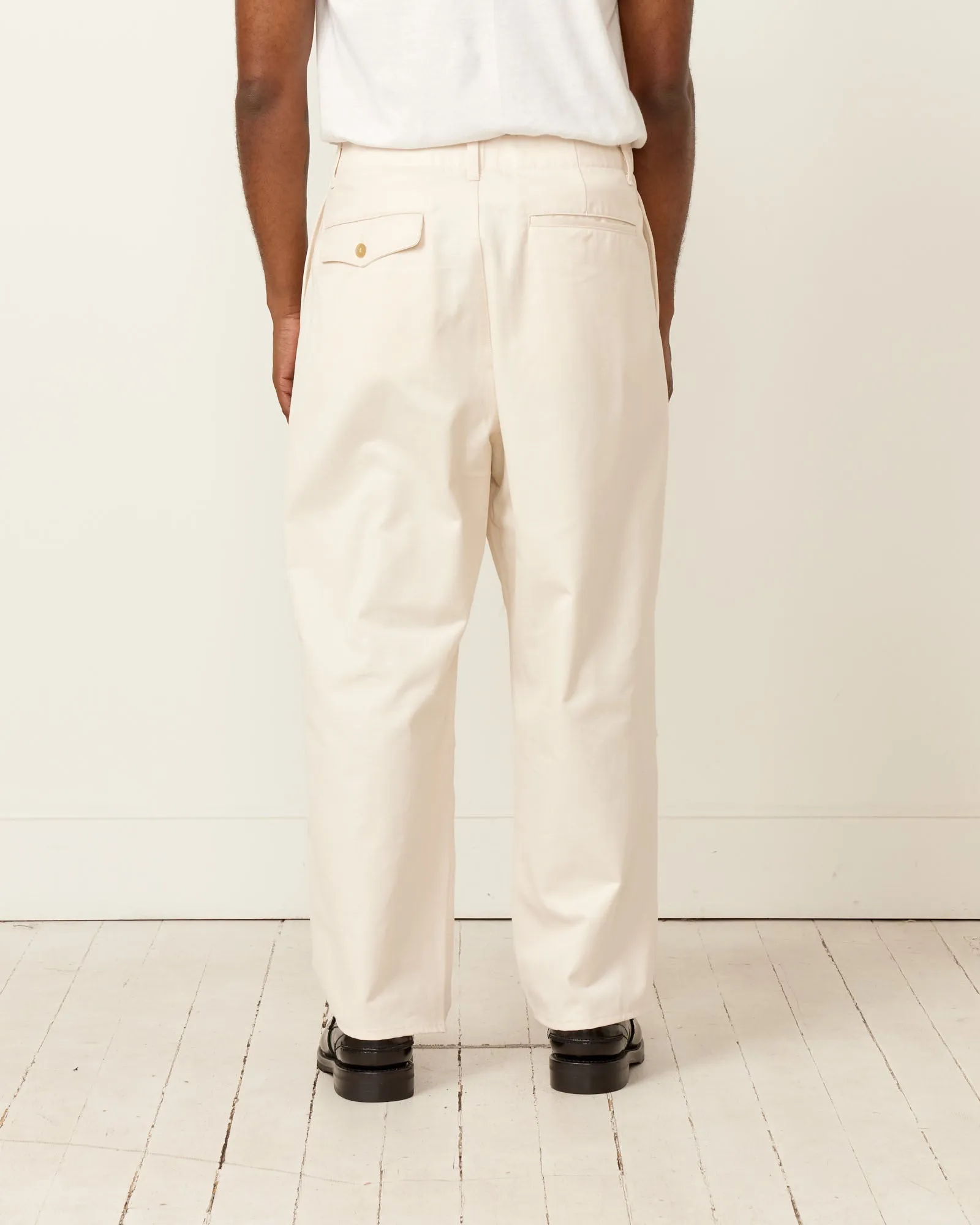 Selvedge Knee Tuck Pant in Ecru